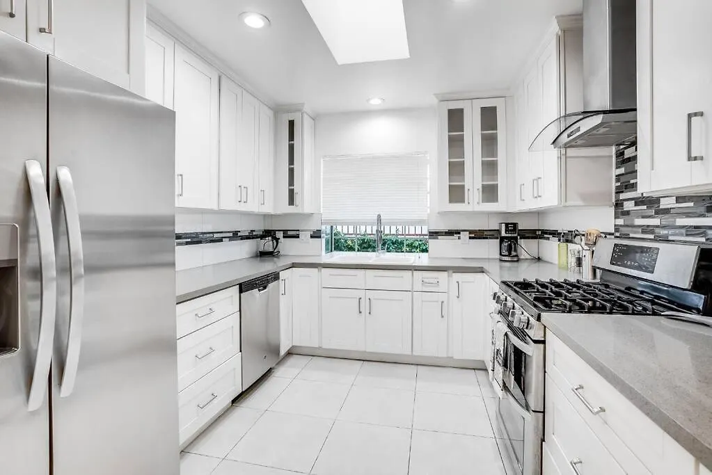 Prime Location! House W/Pool 7 Mins To Universal, 10 Mins To Hollywood Los Angeles