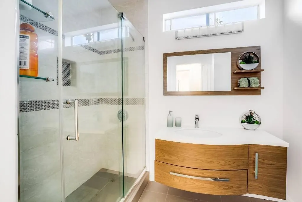 Villa Prime Location! House W/Pool 7 Mins To Universal, 10 Mins To Hollywood Los Angeles